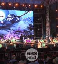 양승희와 제자들, 반포대로에서 오케스트라와 …